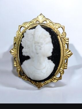 Victorian Revival Oval Relief Cameo Gold Filigree Brooch Circa 50s-70s